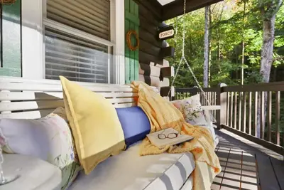 Image de Streamside-Hot Tub, Fire pit, Dog friendly, King bed, outdoor oasis