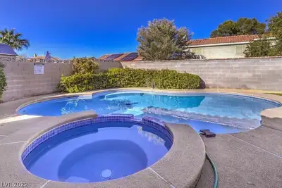 Image de Henderson Oasis with Heated Pool and Spa