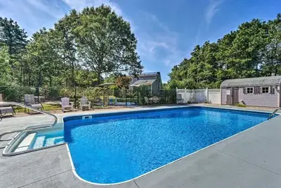 Image de Cozy Home w/ Private Pool, Game Room and Fire Pit