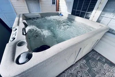 Image de 4 Bedroom House with Hot Tub and Game Room! !