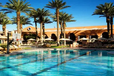 Image de Coachella 2024! ! Mission Hills Villas, Shuttle bus stop next door! !