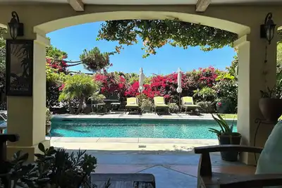 Image de Spanish villa with pool, spa and outdoor kitchen, centrally located in La.