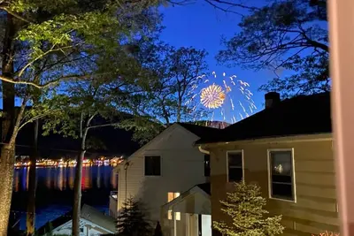 Image de Lakefront Estate on Lake George within walking distance to village