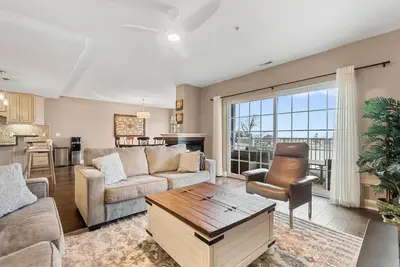 Image de Beach - Pool - Gym - Walk to Shops & Restaurants | Heart of New Buffalo