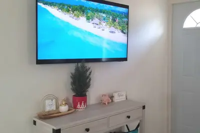 Image de 3 mins drive to beach & stunning beach views