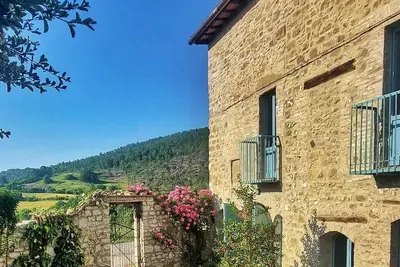Image de Charming rustic country house in northern Umbria with exclusive use of pool