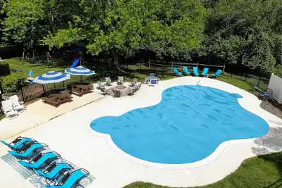 Image de Cozy Hemingway Retreat 3500sf HotTub Pool Tennis Ct