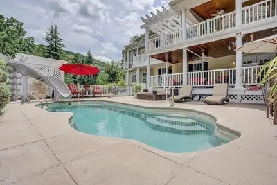 Image de Jackson River Estate Main House Pool, Riverfront, sleeps 15
