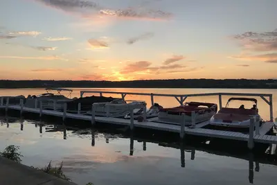 Image de Lake Geneva Area Lakeside Retreat! Close to Golf, Shopping, Restaurants & More!
