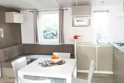 Image de Mobilheim Arizona Standard 4 Zimmer 6 Personen Klimaanlage