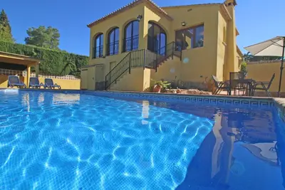 Belle maison de vacances privée avec piscine privée, climatisation, Wifi, Tv, patio, parking