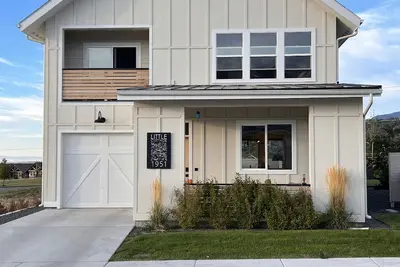 Image de Modern, luxury comfort near hospital and downtown!