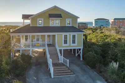 Image de Coble Cottage - Beautiful views and a heatable pool in a private, gated community.