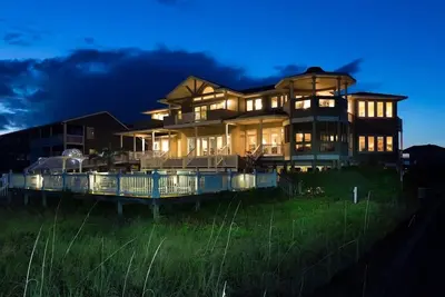 Image de Hobbs Realty - Oceanfront with Heated Pool, Elevator, and Hot Tub