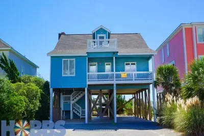 Image de Hobbs Realty - Enjoy the views in “Clover Reach, ” a cute four-bedroom oceanfront home!
