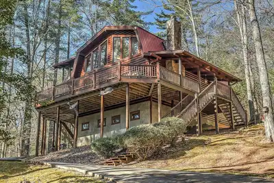 Image de Private cabin with hot tub, fireplace ~15 mins from Blue Ridge
