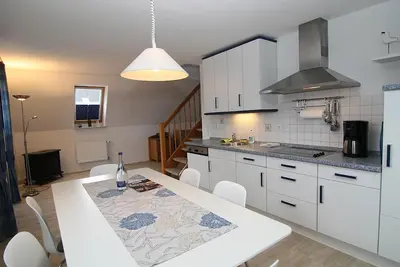 Image de Spacious 4-room apartment in a residential building with 2 units