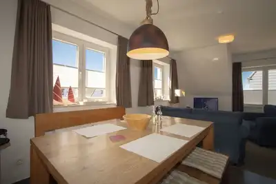 Image de Newly furnished (2019) and very tastefully furnished upper floor apartment
