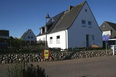 Image de This cozy vacation home is located in the middle of the village and is ideal for 5 people.