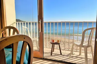 Image de Studio lumineux 4 couchages près de la plage avec options linge et Wifi
