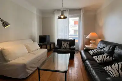 Image de Appartement Confortable en Centre-Ville d'Aix-les-Bains - 4 Pers, 73m², Balcons, Parking, Animaux Ok