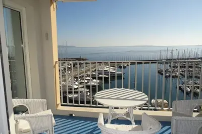 Image de Appartement T2 + cabine climatisé, proche plage et commerces, Hyères Port