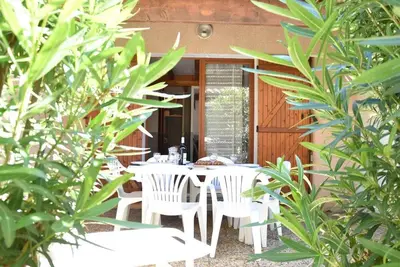 Image de Charmant pavillon 6 couchages Ă 100m de la plage avec terrasse - Gruissan