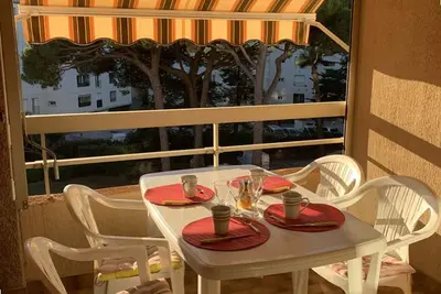 Image de Hyères Port : T2 avec Loggia, Wifi, Parking, Climatisation, 4 Pers. , Proche Plaisance