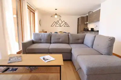 Image de Appartement raffiné en plein centre avec 3 chambres, balcon, terrasse, parking et wifi