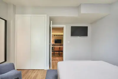 Image de Modern 2 Bed Apt in Campolide near Amoreiras