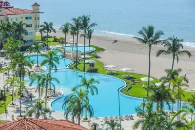Image de Panoramic Ocean Front! 2 B/2b|Pool! Bayview Grand
