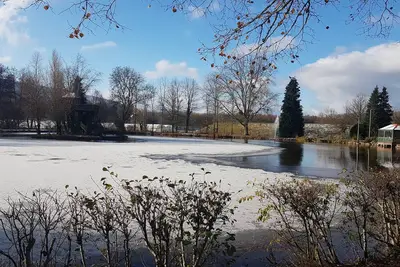 Image de Chalet dans Parc Clos de 3 Ha Avec Etang et Espace bien-être