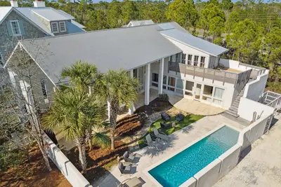 Image de Kingston Beach Club — Contemporary coastal oasis with gorgeous pool