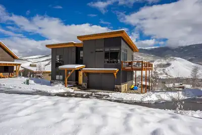 Red Mountain Hideaway- Luxury Mountain Home, Views!