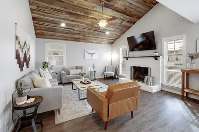 Image de Family Friendly Private Home Large Backyard 20 min from Dt Atx