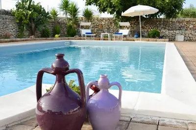Image de Chambre Double avec Vue sur la Piscine Mia N. 5