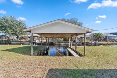 Image de Coastal Hm With Boat Lift And Dock, 2 Miles From Beach