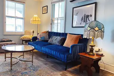 Image de The Victoria - Stylish Home 6 Mins Walk to Beach, Beach Passes, Pet Friendly