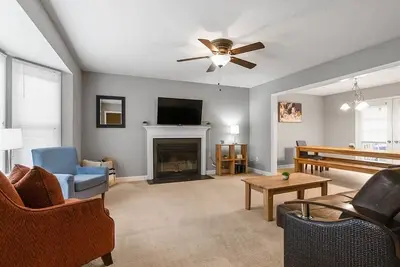 Image de Near Parks, Trails, & Downtown! Raleigh Retreat