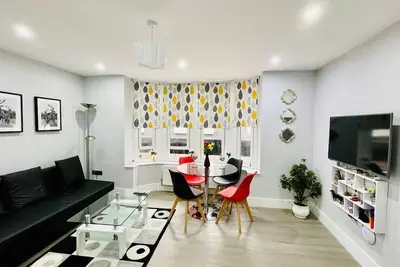 Image de Executive Central Self Contained Flat by CozyNest