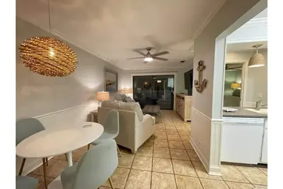 Image de Redesigned condo in oceanfront community!