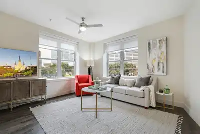 Image de Elegant Condo near French Quarter