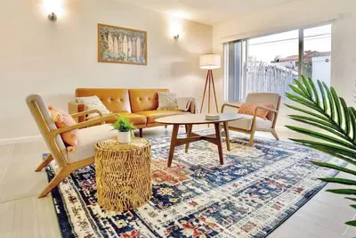 Image de Beach-1 block, Walk 2 Pier, & restaurants!