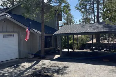Image de Relax and unwind at beautiful Bass Lake