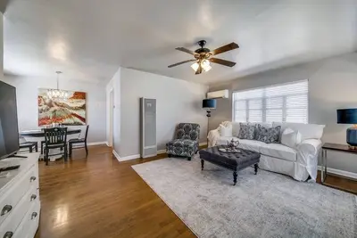 Image de Historical Home in Iconic Alamo Heights - Sky view
