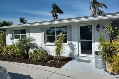 Image de Escape to this Beautiful Home in Sunny South West Florida