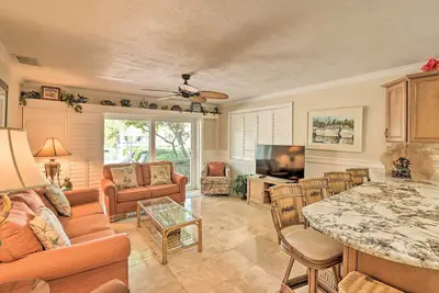 Image de Marathon Vacation Rental with Pool Access!