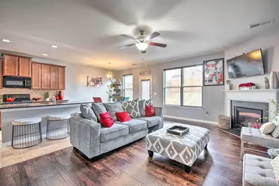 Image de Suburban Atlanta Vacation Home ~ 3 Mi to Airport!