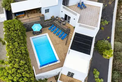 Image de Maison Paraiso avec piscine privée, vue sur l’océan et climatisation