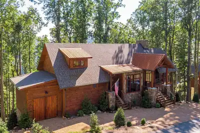 Image de Tipsy Elk at Eagles Nest - New Home with Hot Tub, Shuffleboard, & Firepit!
